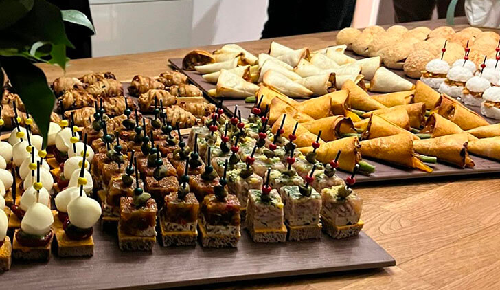 Wie viele Personen könnt ihr maximal bedienen?