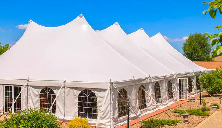 Könnt ihr auch Zelte und technische Ausstattung bereitstellen?